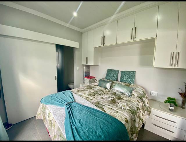 2 BEDROOM RETIREMENT UNIT TO LET IN DANA BAY